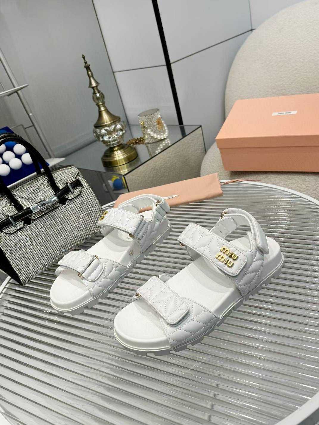 Buty, sandaly klapki, skora 110223