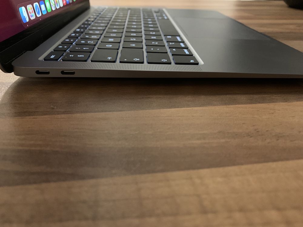 Macbook air 13 (2020)