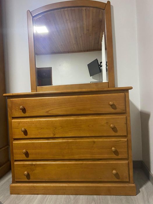 Mobília de quarto em ótimo estado