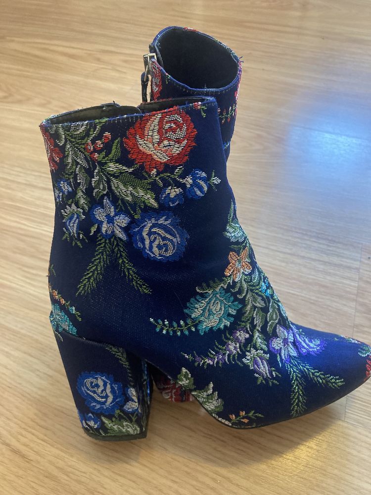 Botas florais 36