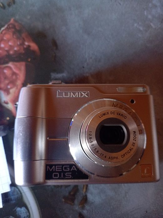 Sprzedam aparat  Panasonic Lumix mega o.i.s