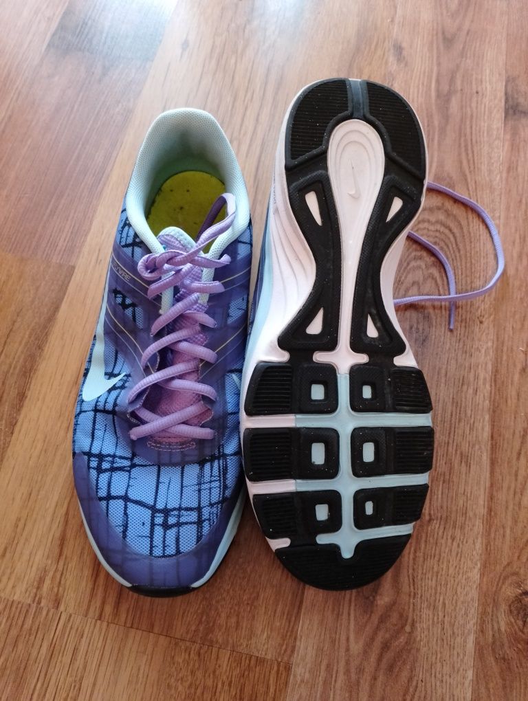 Кросівки жіночі Nike Purple Flywair 5