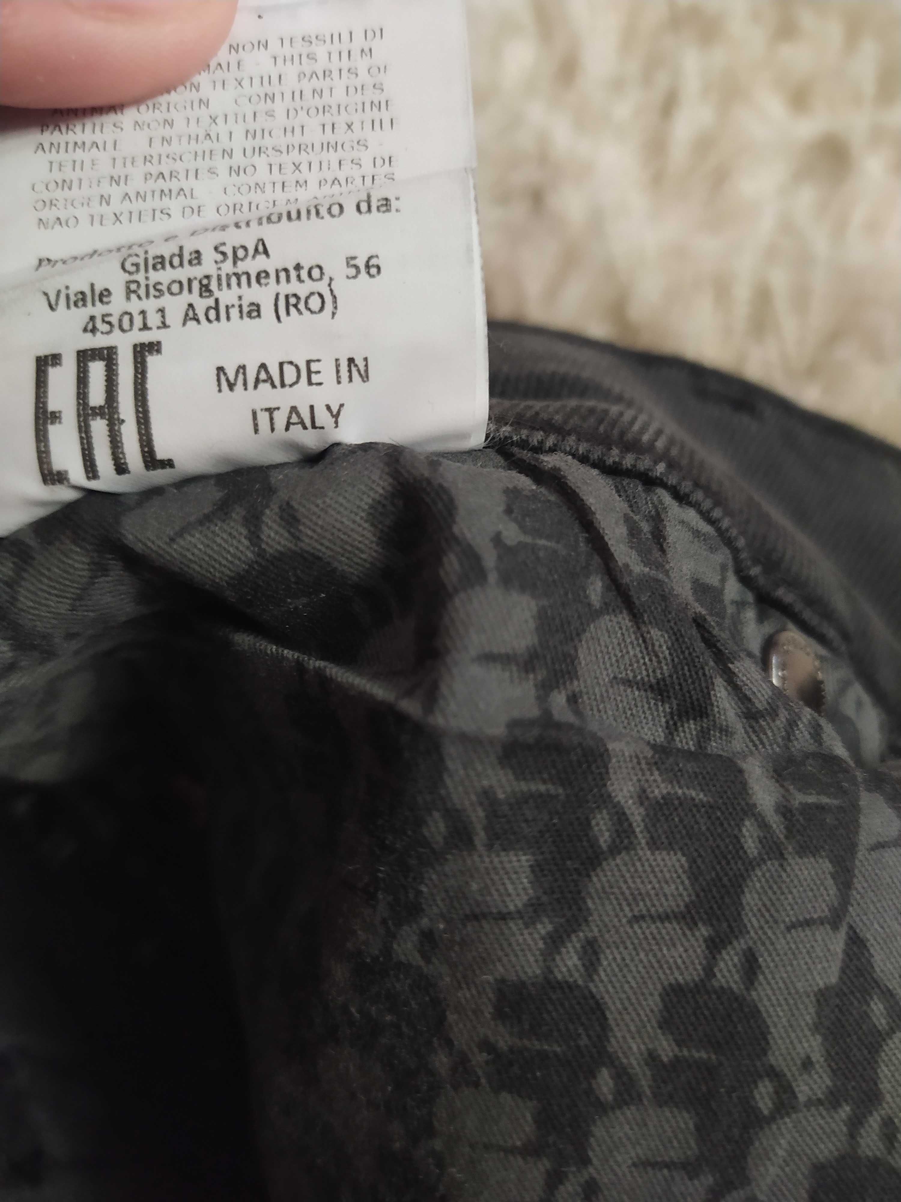 Dżinsy z natryskiem brązu Karl Lagerfeld. Włochy.