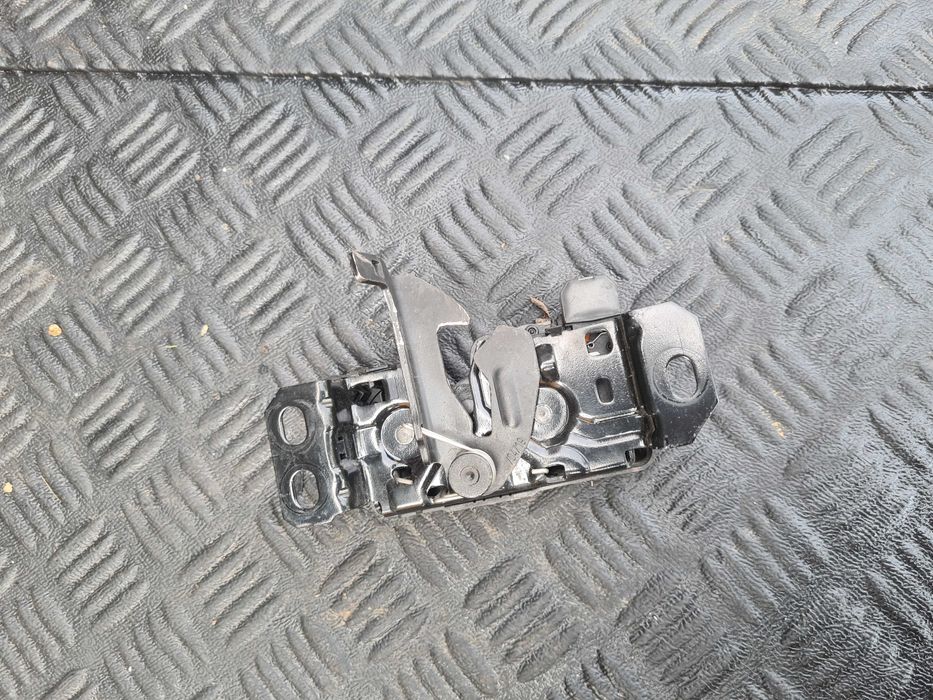 Mercedes A Klasa W177 zamek maski