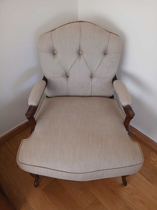 Cadeirão clássico para sala ou quarto marca 8&80
