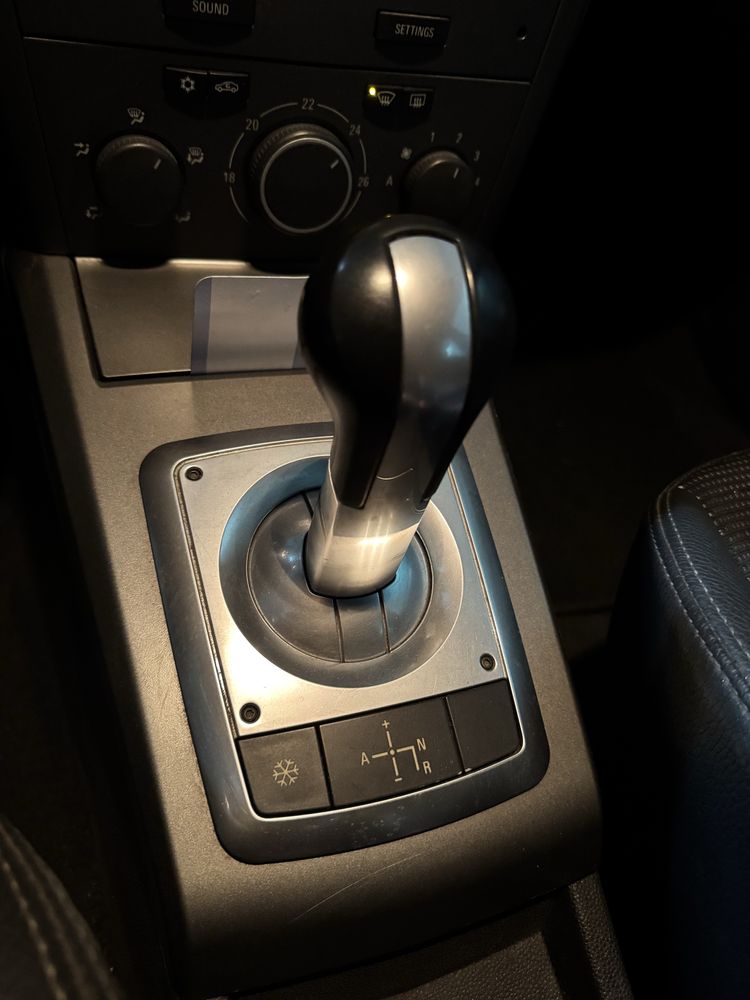Opel Astra H 1.6i Cosmo Automatico