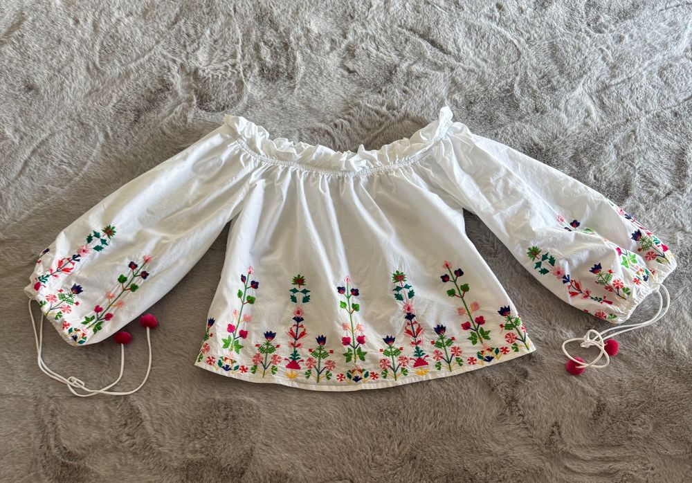 Blusa - Marca Stradivarius