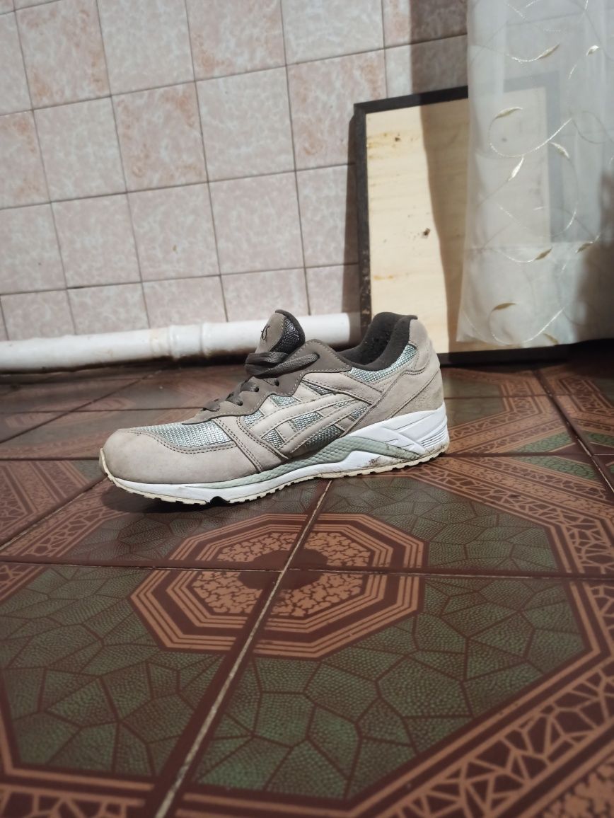 Кросівки Asics  Gel Lique