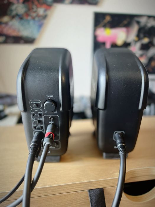 Ik multimedia i loud micro monitors