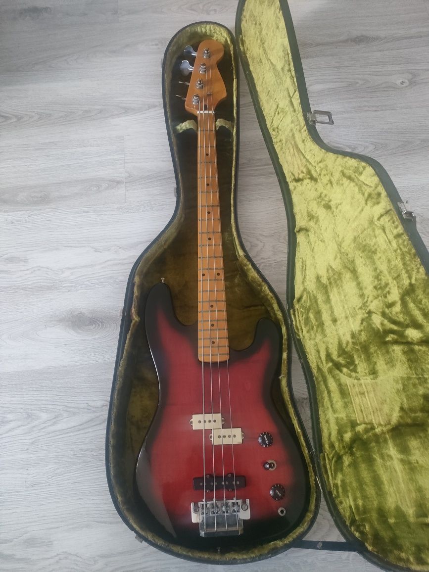Gitara basowa 4 struny, futerał