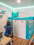 Cama elevada com roupeiro e gavetões! Oferta do colchão!