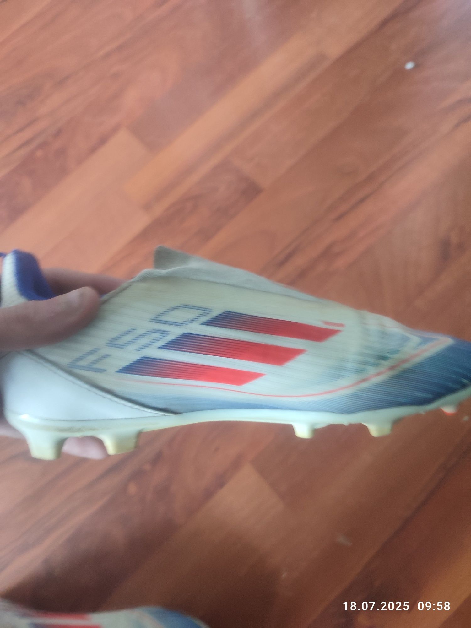 Mam na sprzedaż korki adidas f50 fiberskin  rozmiar 38
