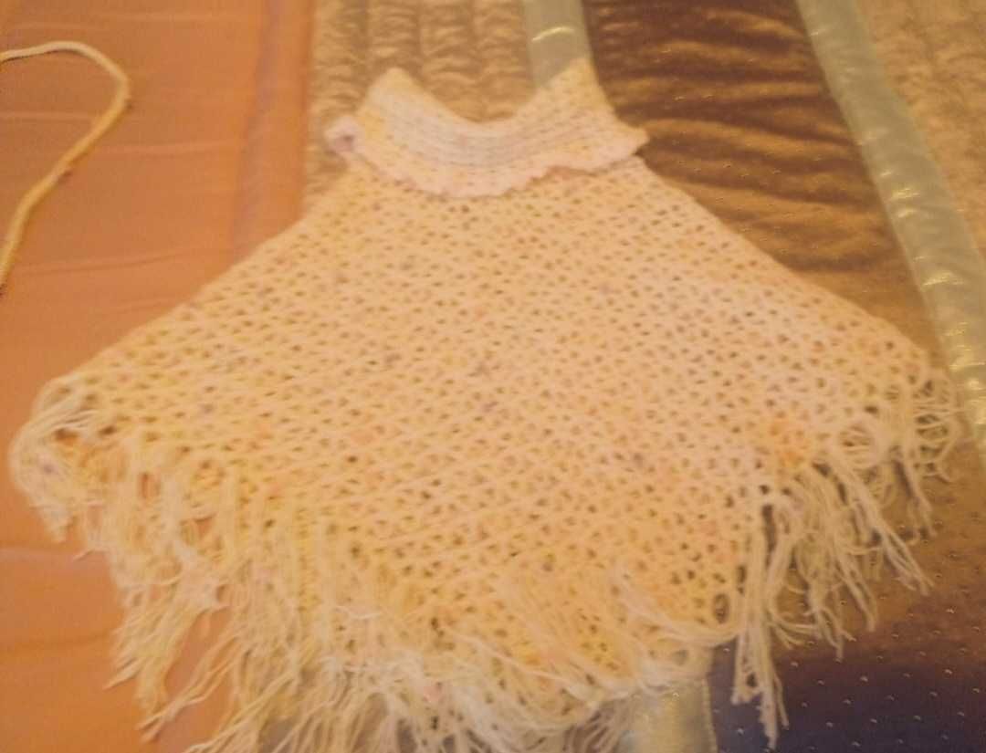 Casaco Poncho de crochê feito à mão para criança novo