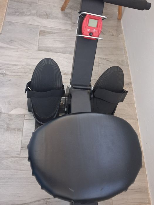 Máquina de remo como nova