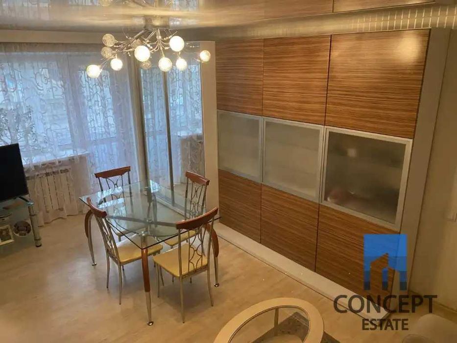 Продам уютную 3к возле парка Шевченка