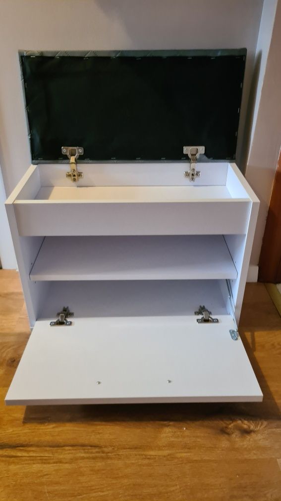 Szafka na buty z siedziskiem i schowkiem