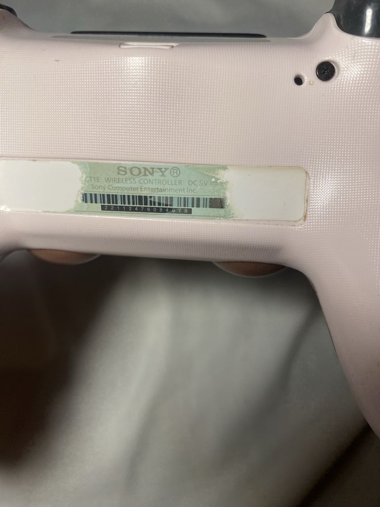Sprzedam oryginalny pad do ps4