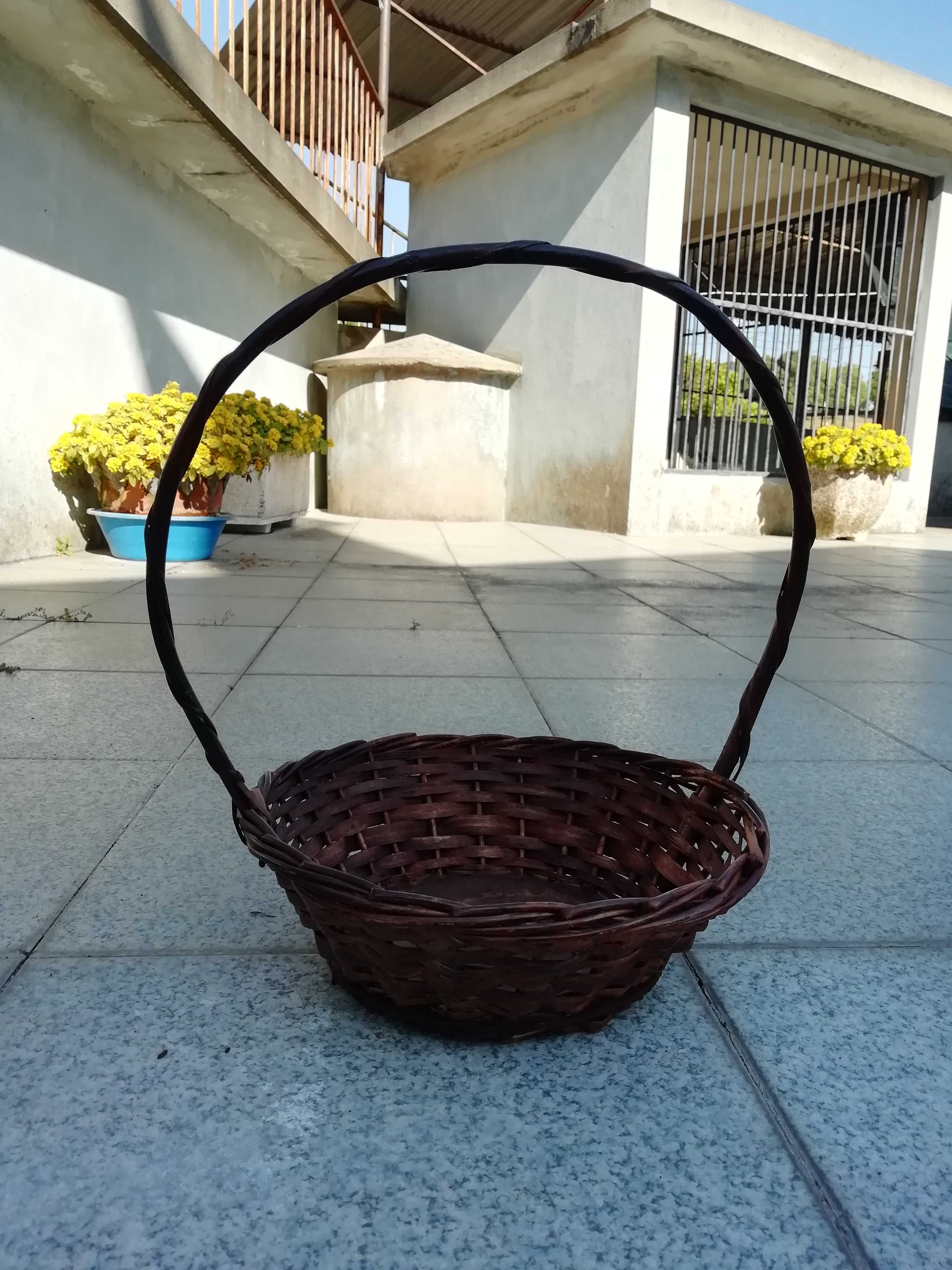 Cesto palha escuro