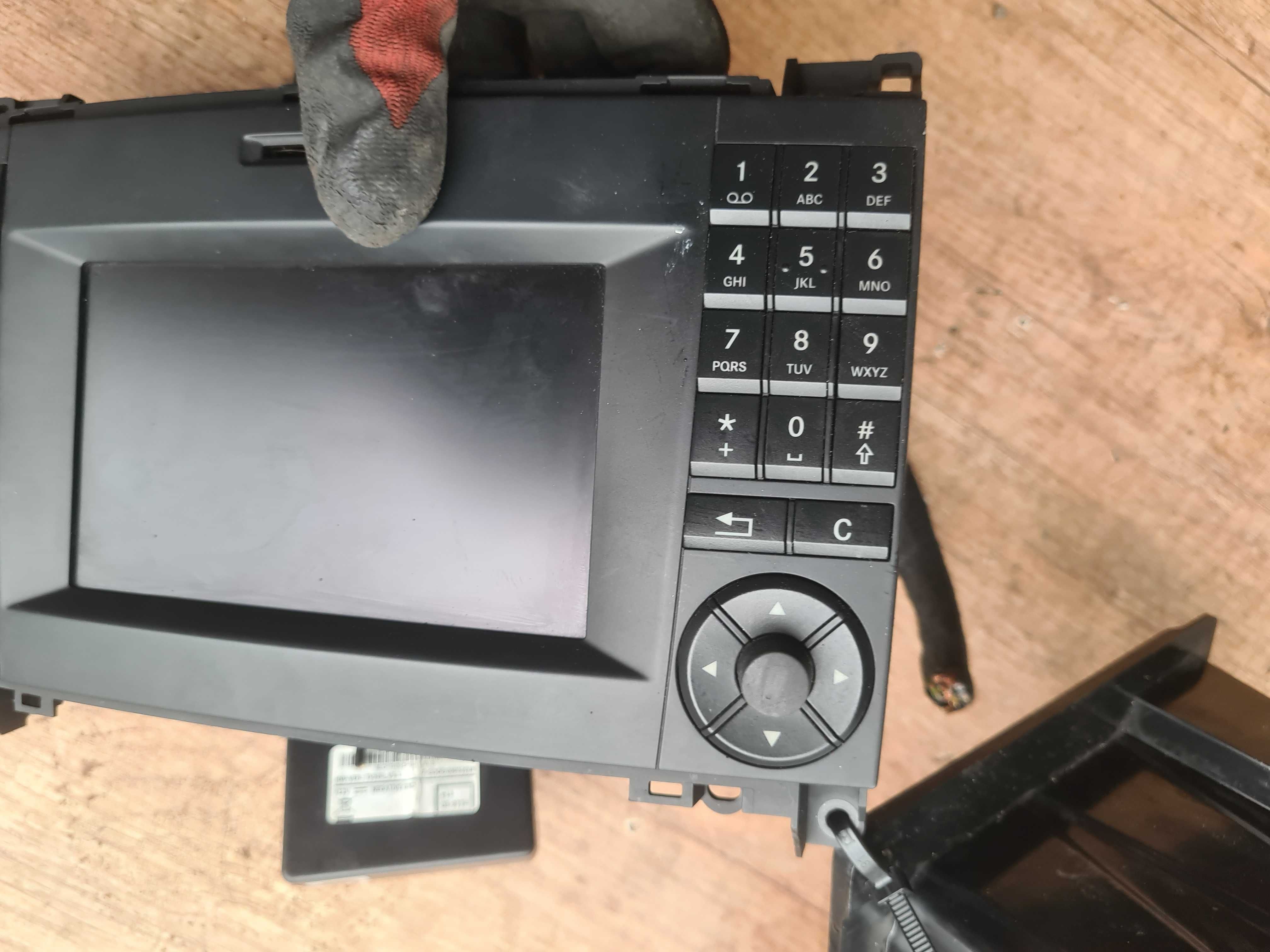 Mercedes Vito W447 radio nawigacja ekran wtyczka