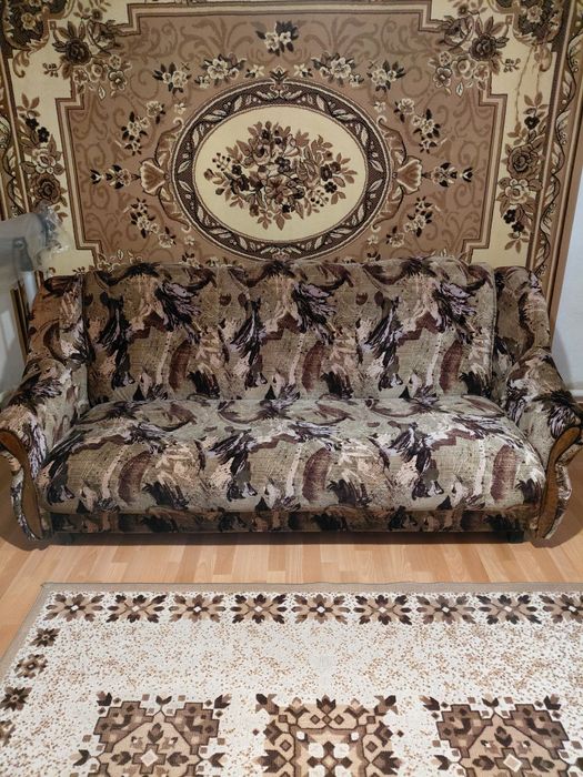 Продам диван в гарному стані