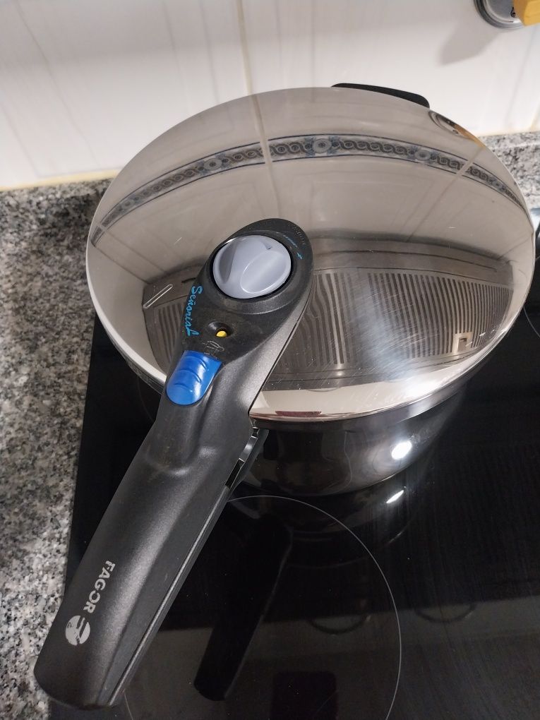 Panela de pressão Fagor 6 litros. Como nova