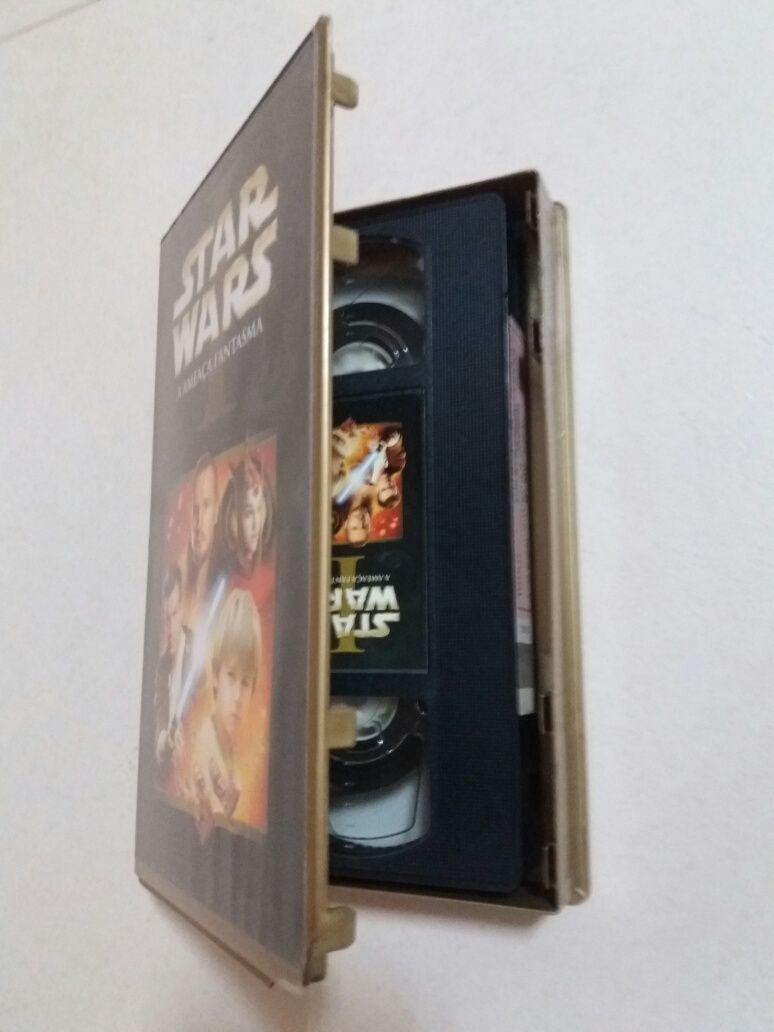 Cassetes VHS  (Hitchcock / Fernandel / Pokémon / Star Wars)