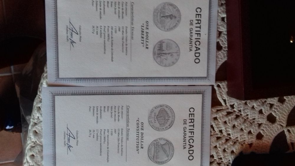 Coleçao certificada de dolares de prata.