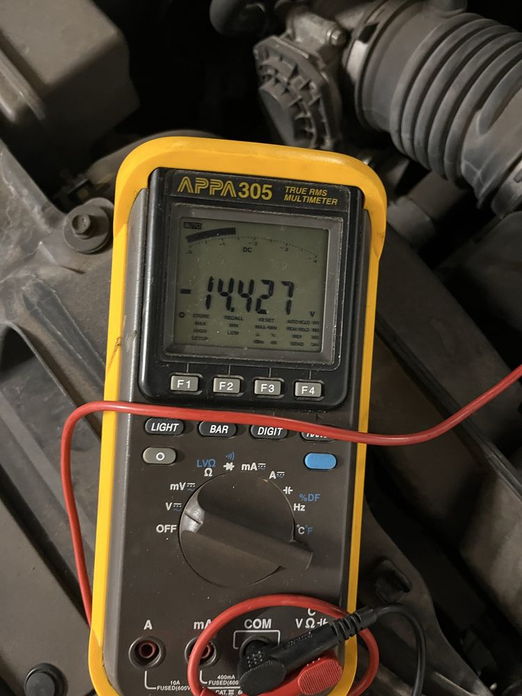 Akumulator Yuasa:12V,  65Ah, 520A, start-stop