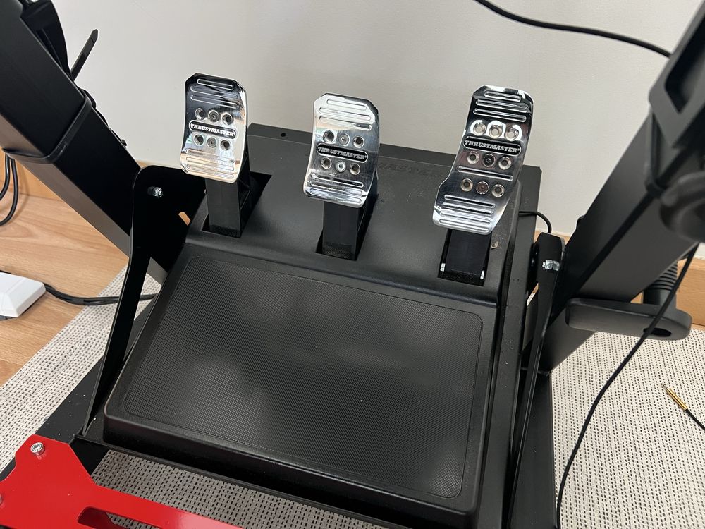 Pedais thrustmaster T3PA Simracing