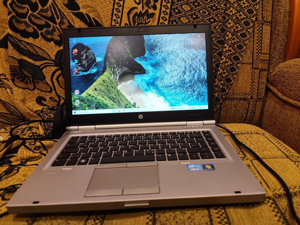 Laptop hp 8460p i5 2410m 2X 2.3ghz 10gb ram   180 gb dysk SSD