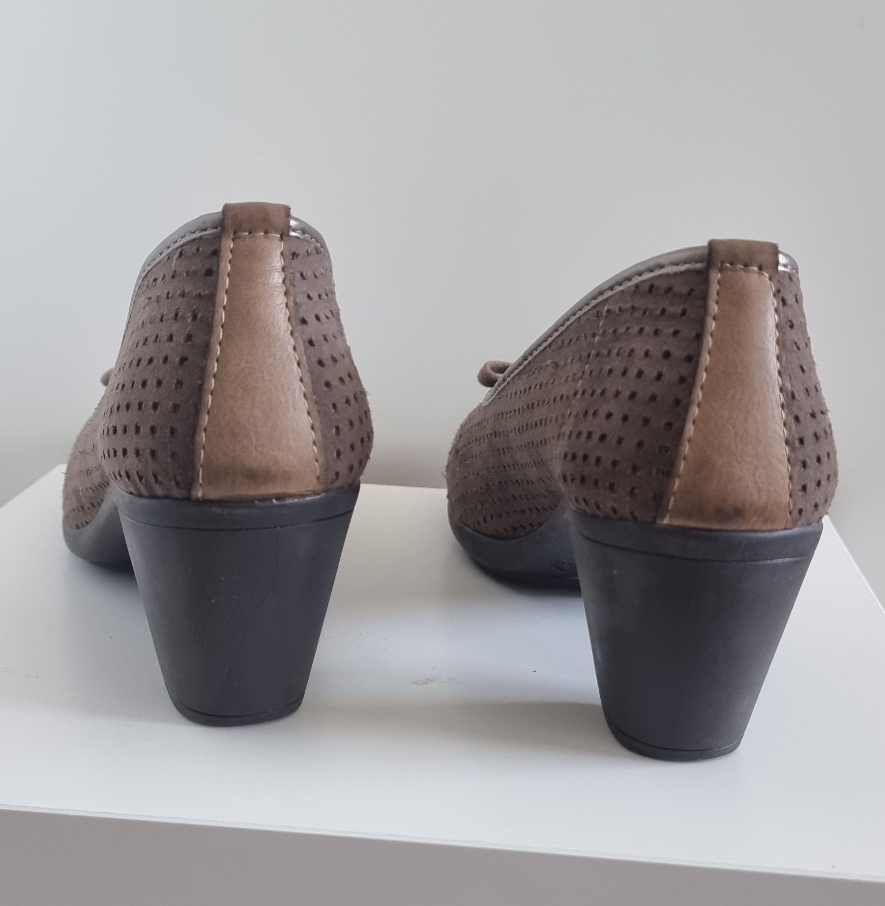 Sapatos castanhos - Calçado Guimarães- Tam. 38