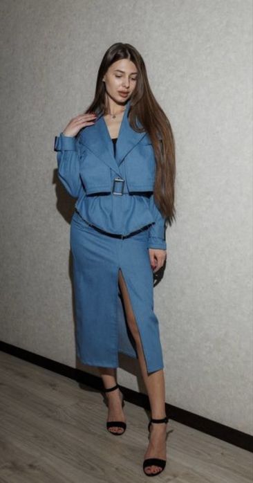 Новый стильный костюм