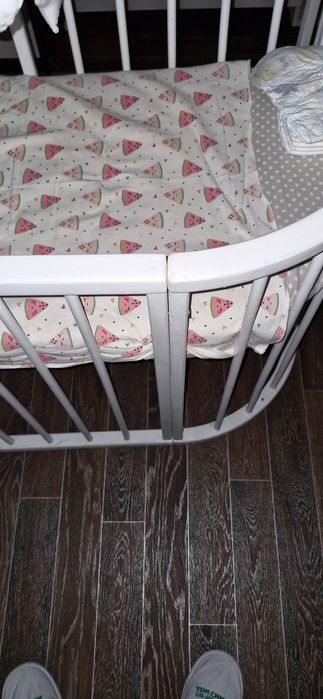 Дитяче ліжечко для двійні близнюків