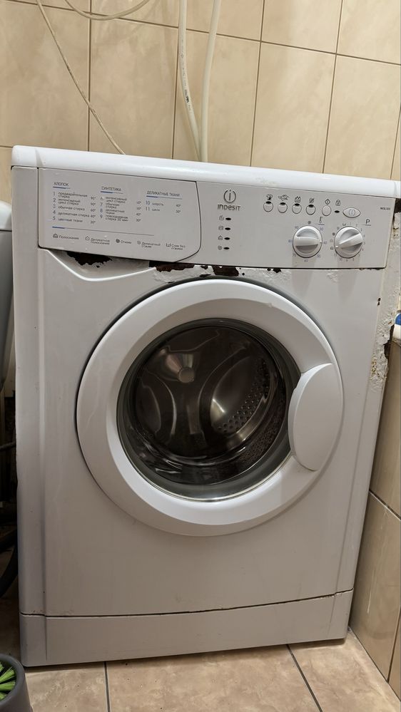 Пральна машинка Indesit wisl102