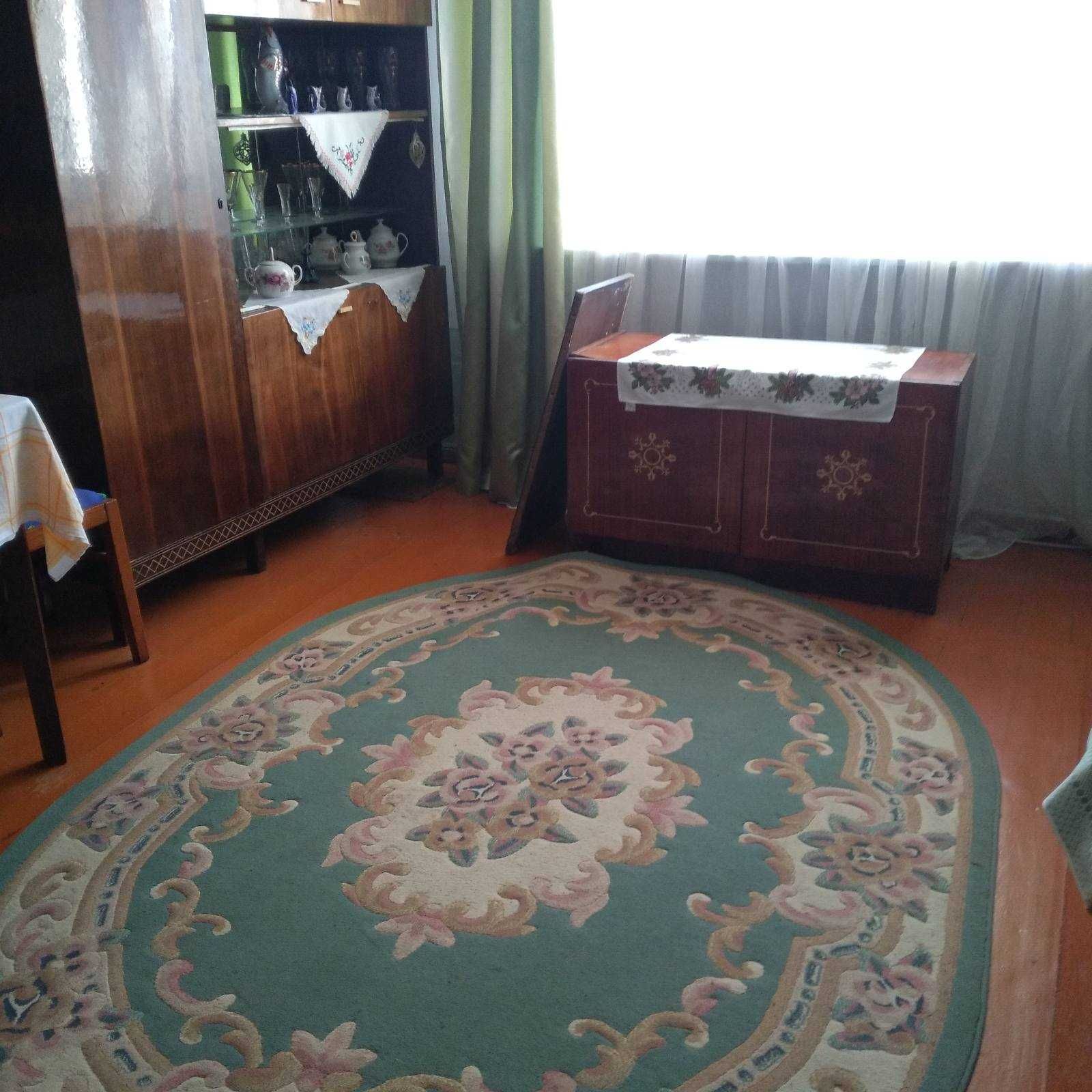Продам квартиру (2 кімнати + кухня) в бараці по вул. Відродження