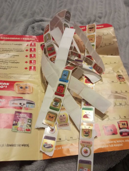 Oddam 103 naklejki z Biedronki