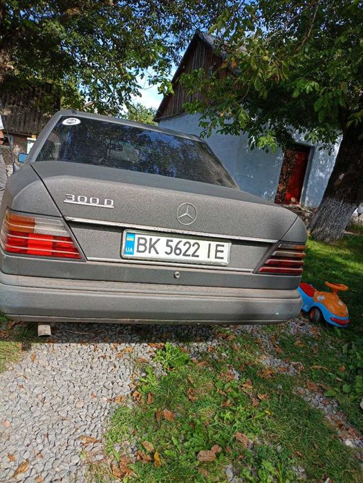 Мерседес бенс 124