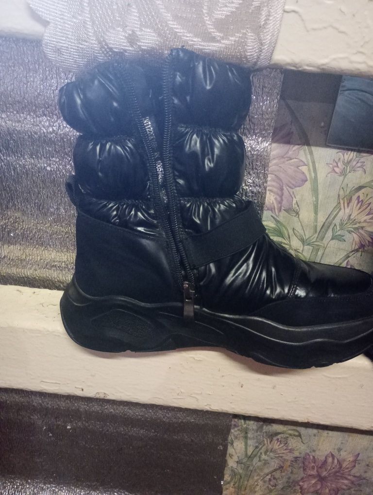 Продам Дутики Женские