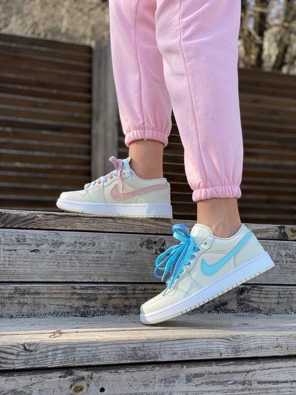 Nike air jordan low 1 pink blue