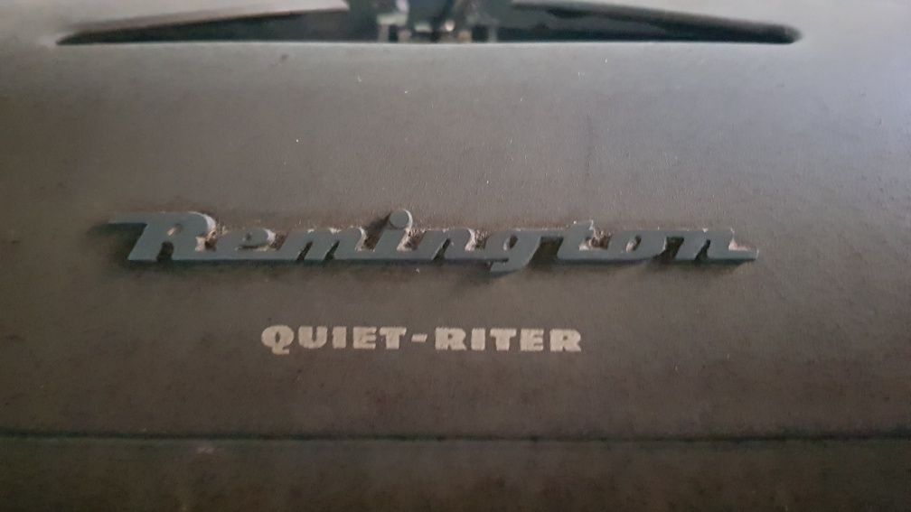 Máquina de escrever Remington Quiet-Riter