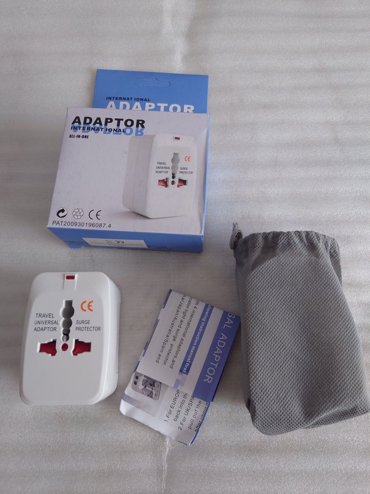 Adapter Podróżny do 150 Krajów Przejściówka wtyczka USA UK PL AUS Etui