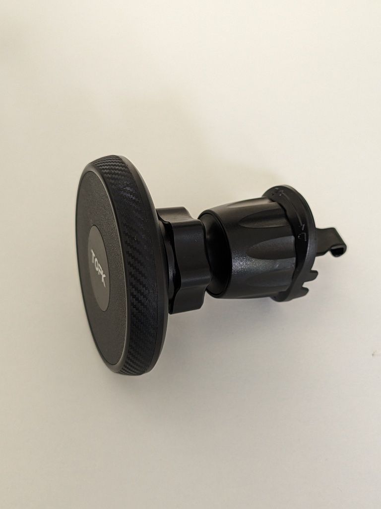 Uchwyt samochodowy na kratkę. Magnetic