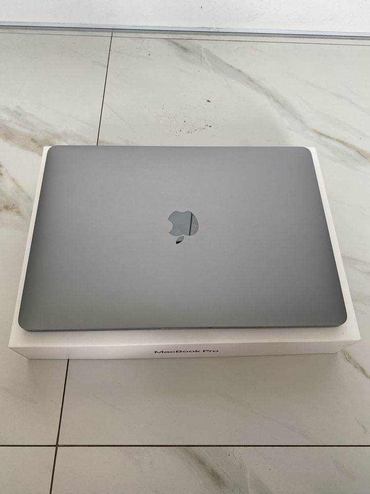 MacBook Pro 2019 13 дюймов Space Gray Touch Bar