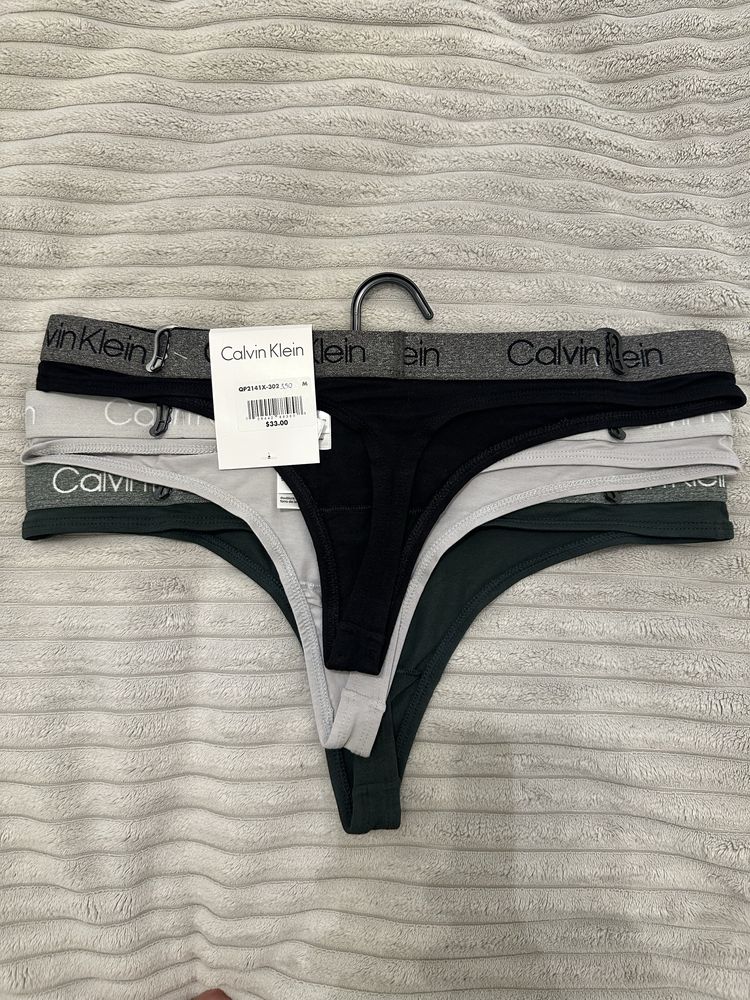 Stringi majtki damskie 3 pak Calvin Klein rozmiar M