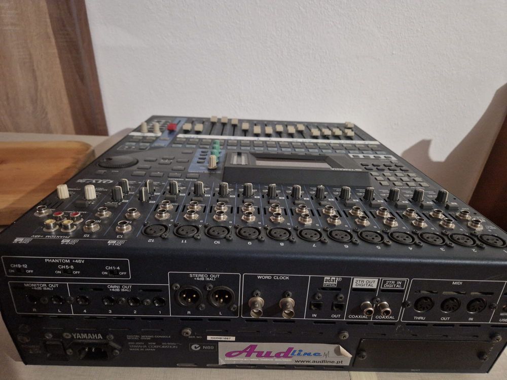 Mesa digital Yamaha 01v96