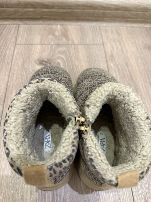 Сапожки зимові  угги zara на дівчинку