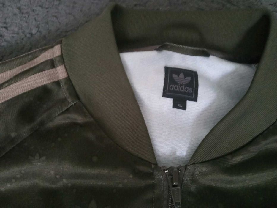 Bluza Adidas ze starym znaczkiem