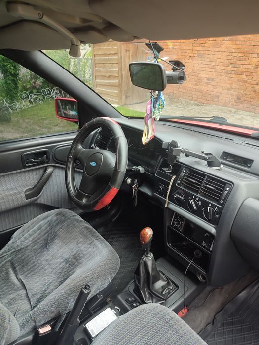 Форд ескорт 1,4 моноінжектор 1992року