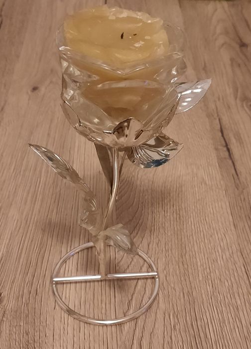 Świecznik kolor srebrny