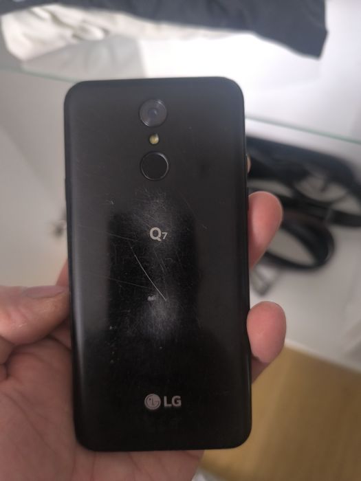 Smartfon LG Q7-bez SIM lock